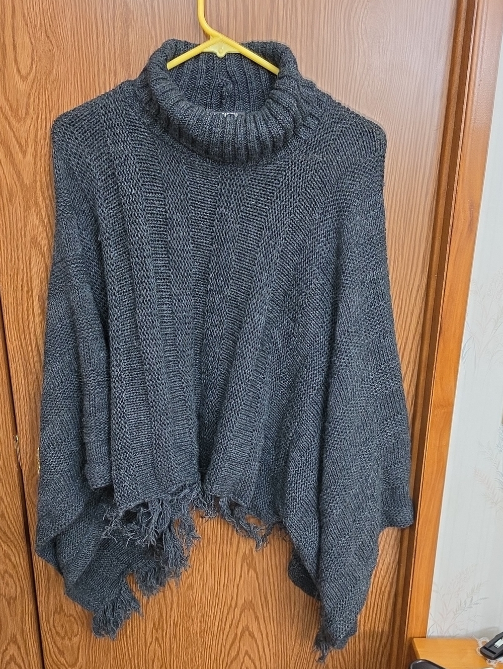 Bisou Bisou Turtleneck Poncho Sweater Charcoal Gray Fringe Knit Cape